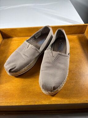 Bobs From Skechers Breeze Memory Foam Taupe Slip on Shoes-Size 8 EUC